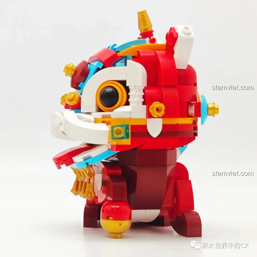 Mô hình Lucky Lion (Sư Tử May Mắn) đã hoàn thiện, nhìn từ phía sau.
