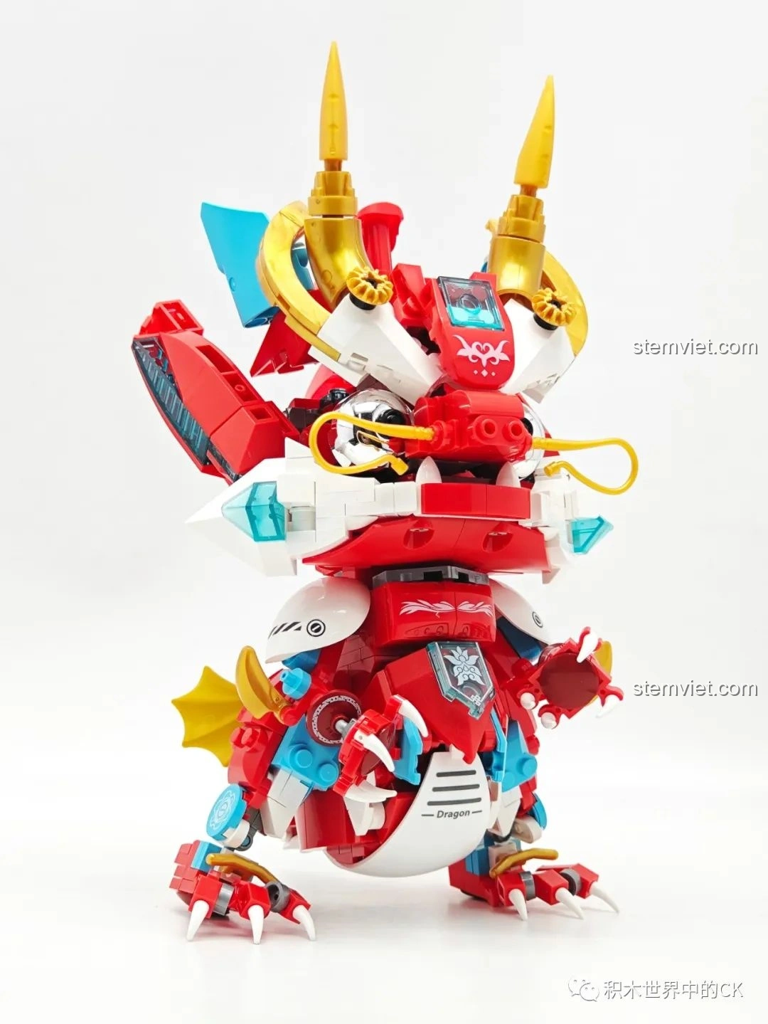 Mô hình Rồng Cơ Giáp Xích Diễm JAKI JK5138 đã hoàn thiện, nhìn trực diện từ phía trước, tập trung vào khuôn mặt.