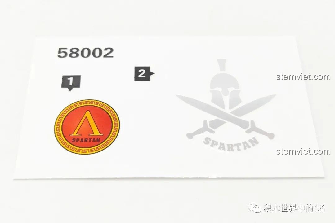 Tờ decal sắc nét với biểu tượng Spartan cho bộ đồ chơi mô hình Thuyền Chiến Spartan 58002.