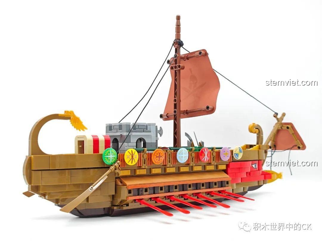 Góc nhìn bên trái của Tàu chiến Spartan JIESTAR, một món đồ chơi xây dựng tuyệt vời cho người đam mê lịch sử.