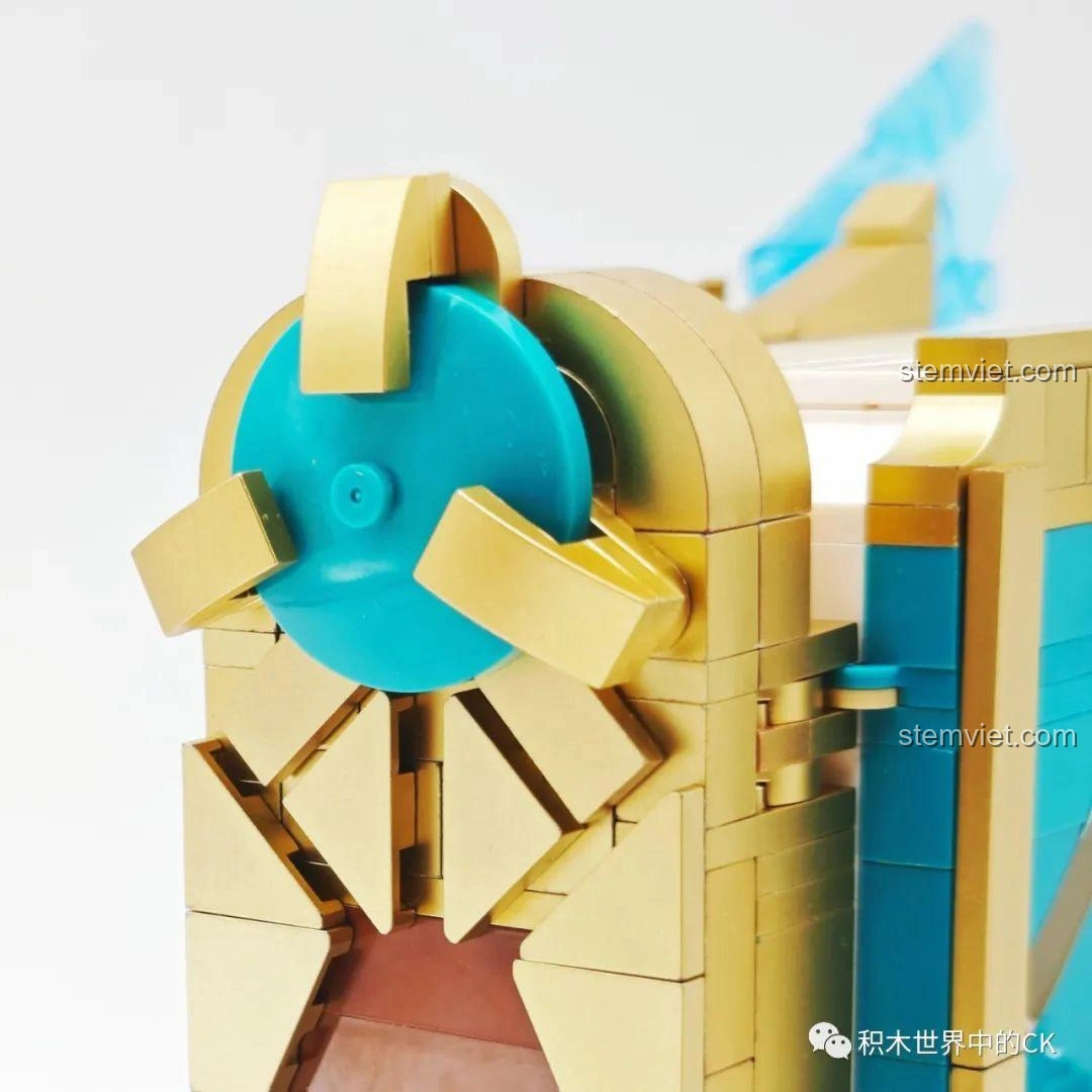 Cận cảnh chi tiết bánh xe trên mô hình JIESTAR 58102 Sách Thiên Không, thể hiện sự tinh xảo.