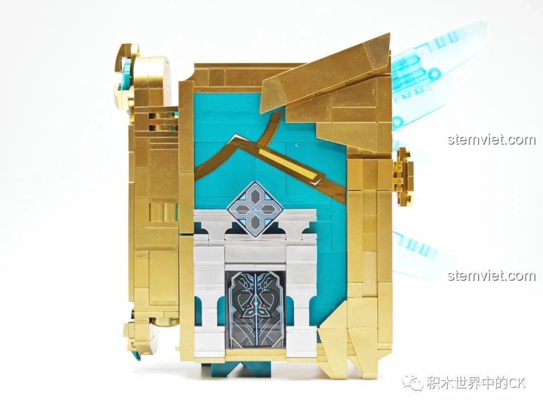 Cận cảnh mặt trước của mô hình JIESTAR 58102 Sách Thiên Không, với cổng và biểu tượng đặc trưng.