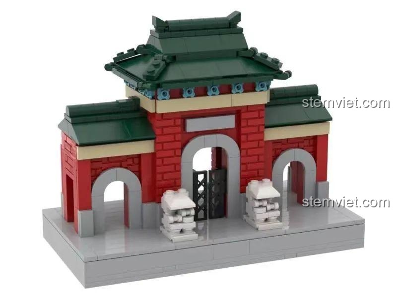 Hai mô hình Cổng và Cầu Chấp Tín được kết nối hoàn chỉnh, tạo thành một khung cảnh trường học đẹp mắt.