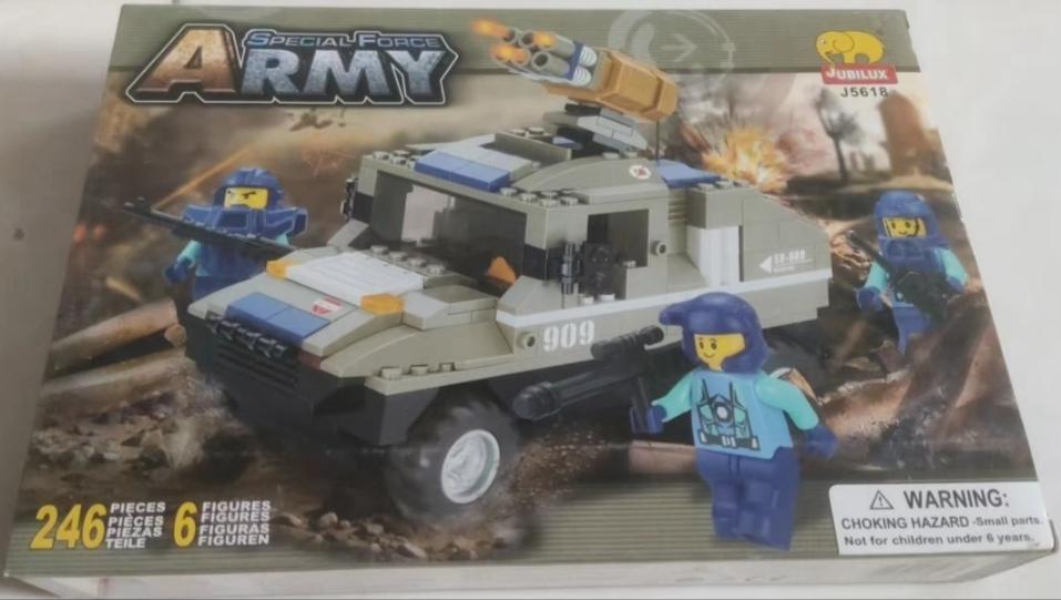 Bộ lắp ghép JUBILUX J5618 Xe bọc thép quân sự, đồ chơi lắp ráp Xe chiến đấu quân đội cho bé trai 6 tuổi, giá tốt, có 6 minifigures lính đặc nhiệm.