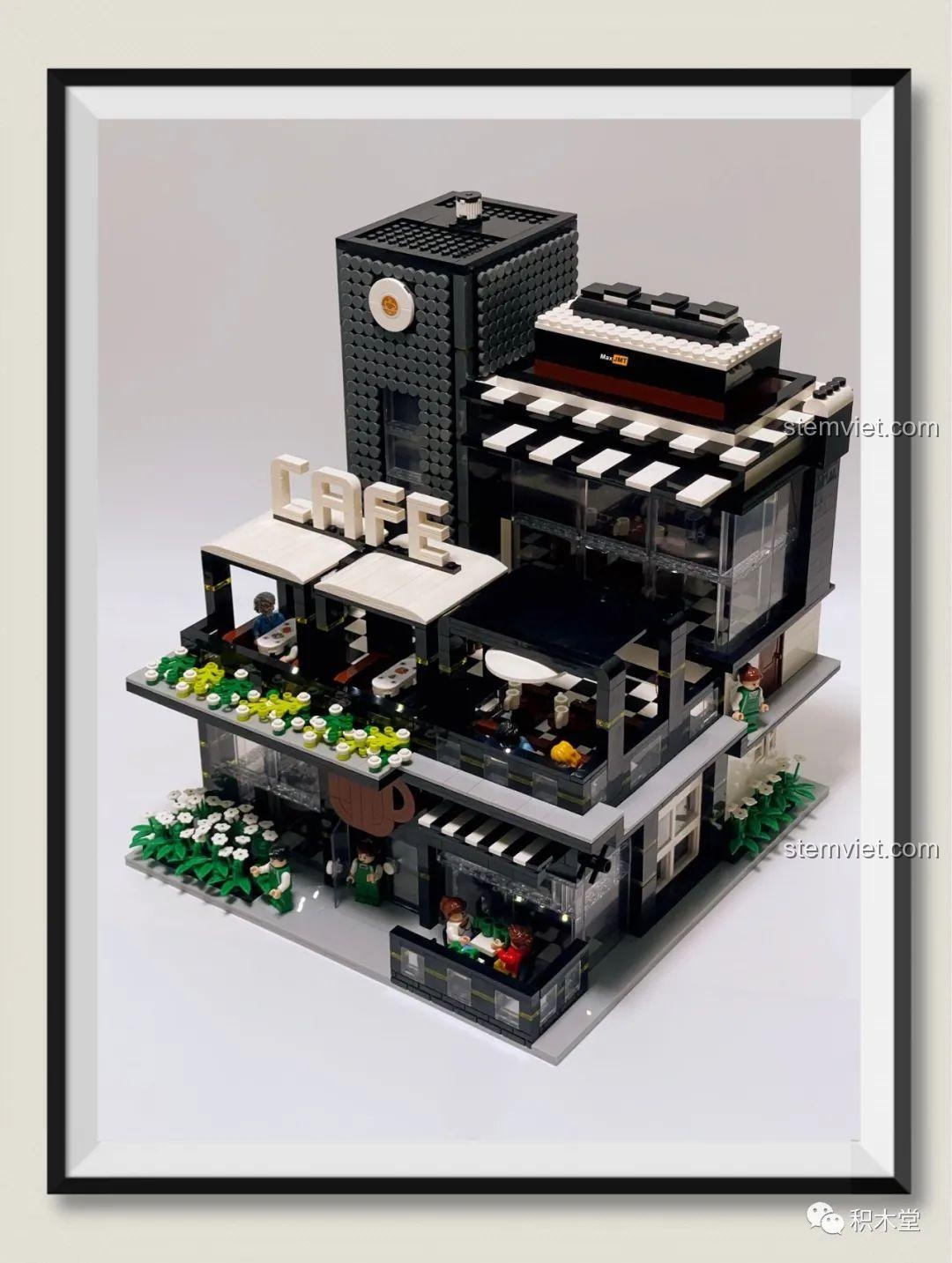 So sánh hai mô hình quán cà phê của Juhang Technology, bao gồm 86007 Quán Cà Phê Góc Phố, từ góc nhìn nghiêng, làm nổi bật phong cách kiến trúc riêng biệt.