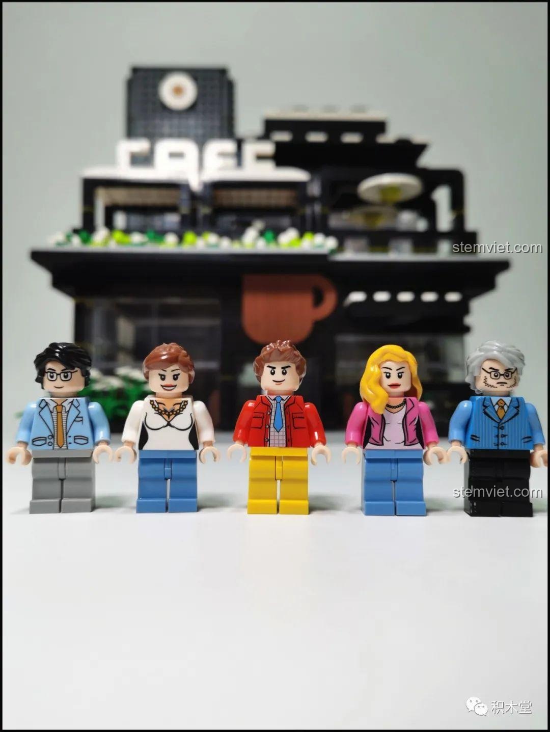 Chi tiết góc trống ở tầng trên của bộ lắp ghép Juhang Technology 86007 Quán Cà Phê Góc Phố, được thiết kế để kết nối với cầu thang từ ban công.