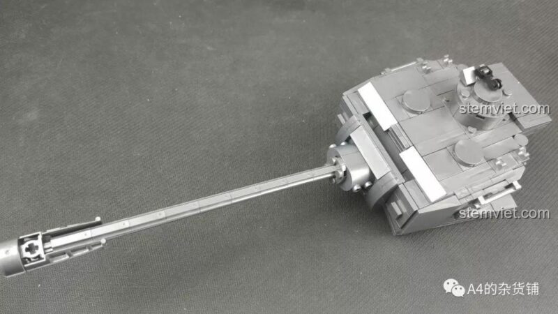 Thiết kế tháp pháo có thể tháo rời dễ dàng để xem nội thất bên trong của xe tăng KAZI KY82010.