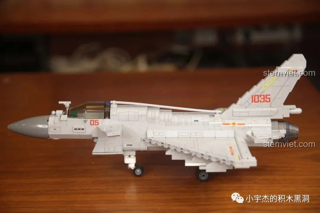 Kệ trưng bày minifigures quân sự màu đỏ lắp ráp