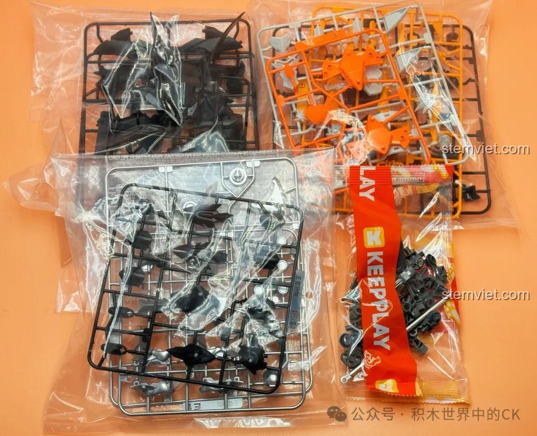 Các mảnh ghép của bộ lắp ráp Tôn Sách Mạt Nhật Cơ Giáp Keeppley 78012 trong túi, Cơ Giáp Tôn Sách 78012 cho con trai 14 tuổi, giá tốt