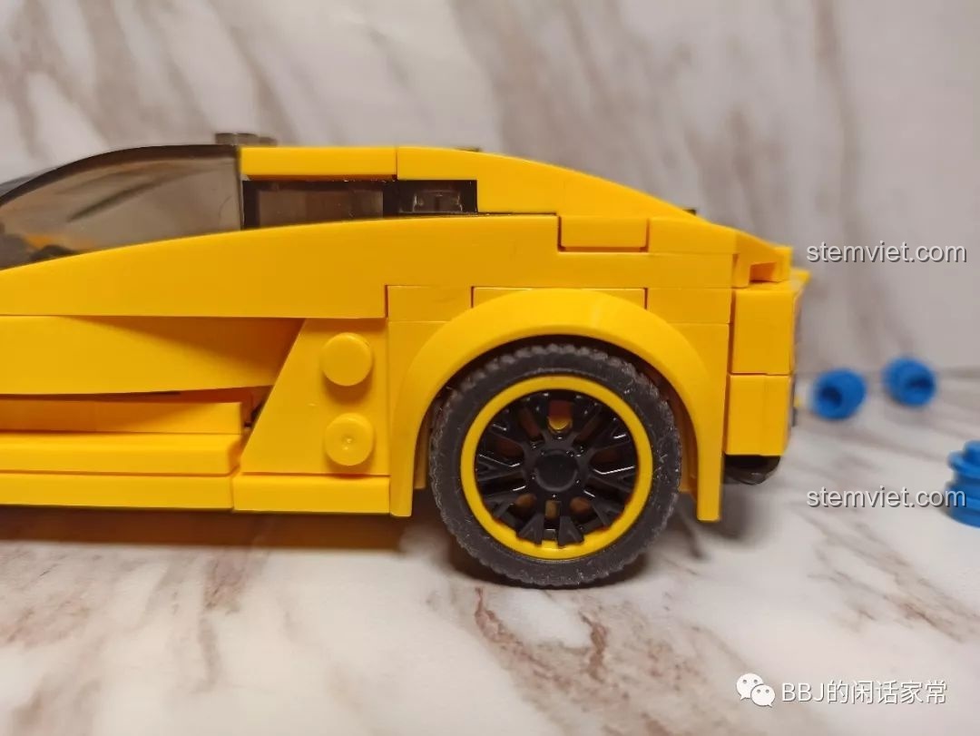Kết quả sau khi sửa lỗi trên bộ đồ chơi Sembo Block 607026, phần bánh sau đã được lắp khít và hoàn hảo.