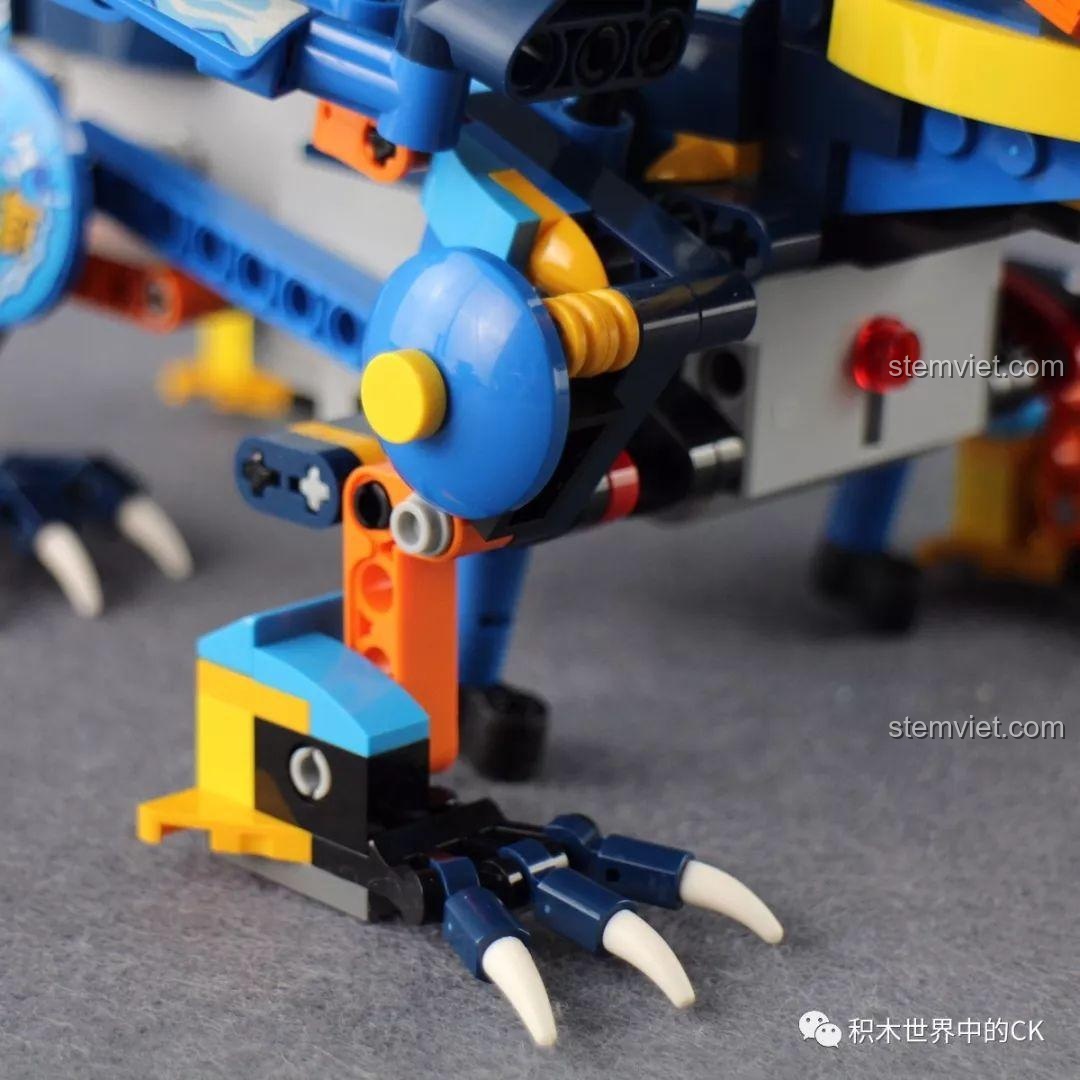 Cận cảnh chi tiết khớp chân và móng vuốt của Rồng Sét Mould King 13018.