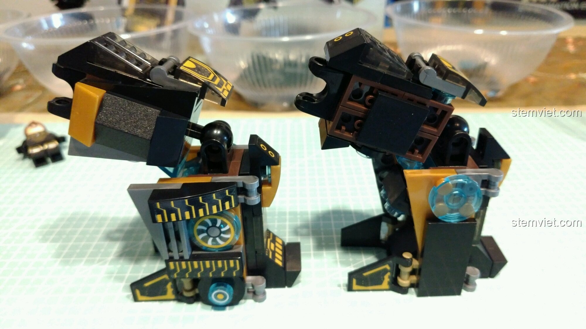 Khả năng gập của khớp gối trên bộ lắp ráp Giáp Người Sắt MK23 60023 hợp túi tiền.