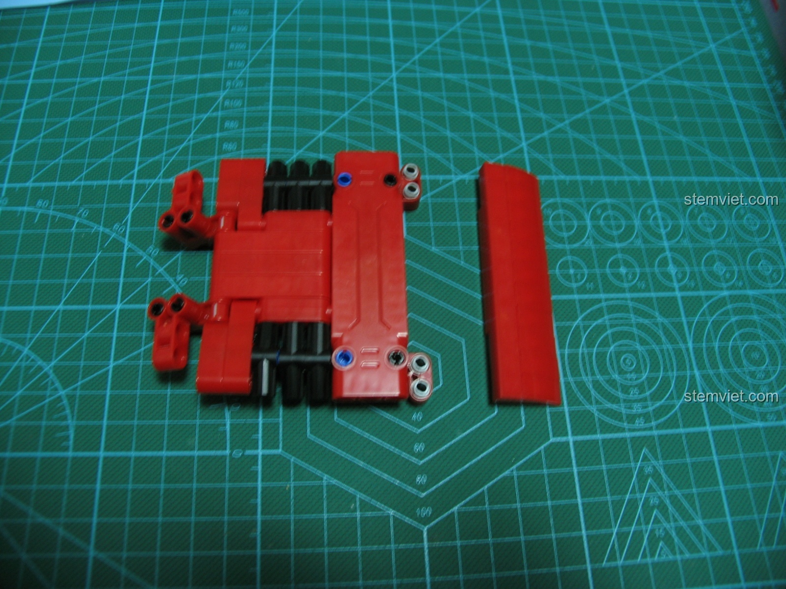 Khớp vạn năng (universal joint) của bộ lắp ráp CaDA C51005, một chi tiết quan trọng cho hệ thống truyền động.