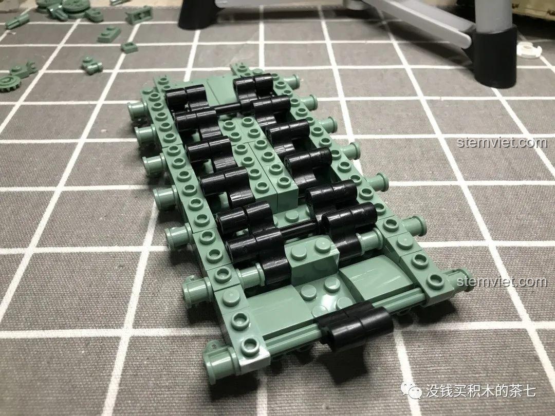 Khung gầm xe tăng T-14 Armata Jiazhi 0101 sau khi hoàn thành phần hệ thống treo.