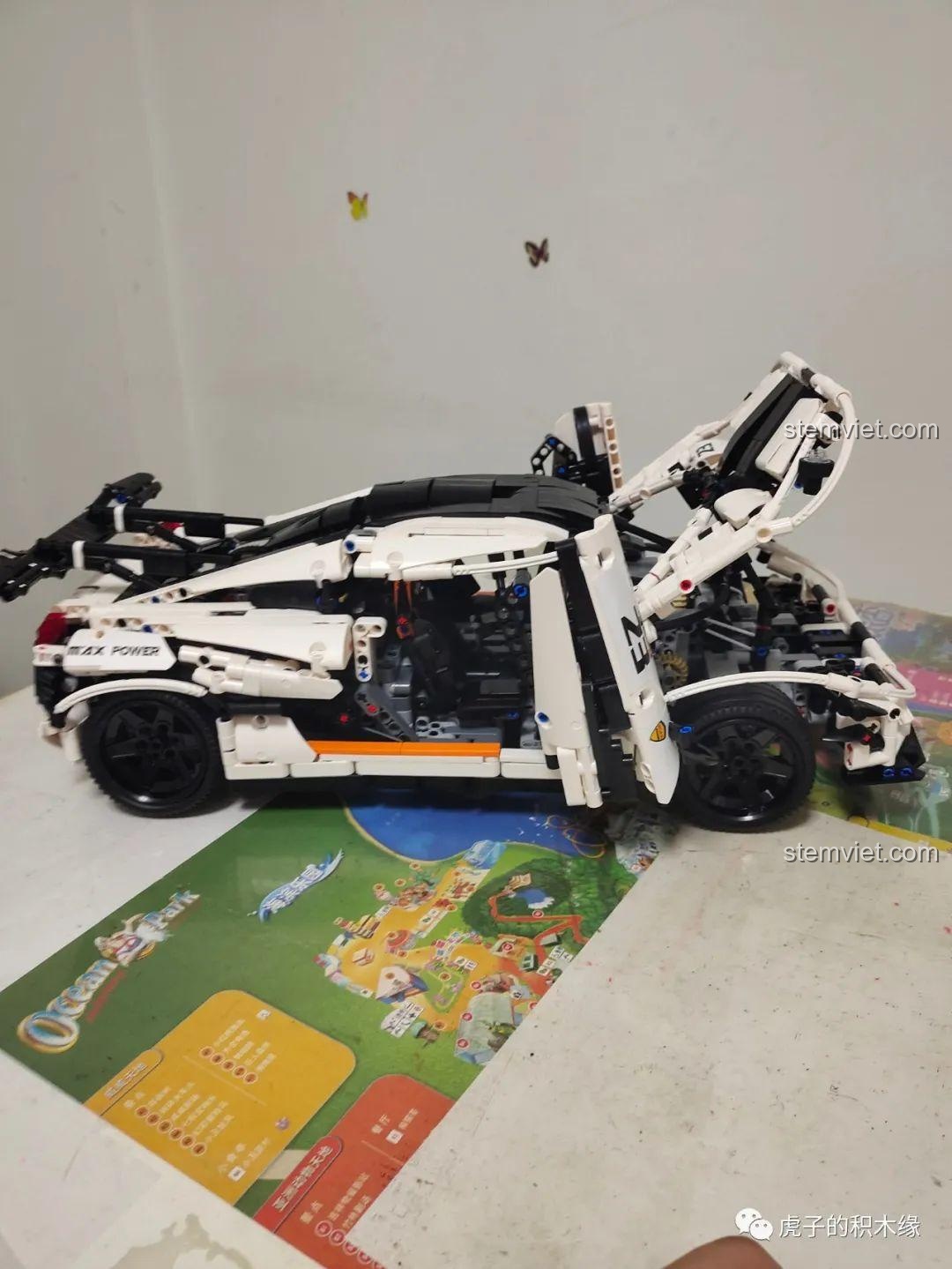 Góc nghiêng của mô hình đồ chơi xây dựng Kiệt tác công nghệ Koenigsegg One:1 Mould King.