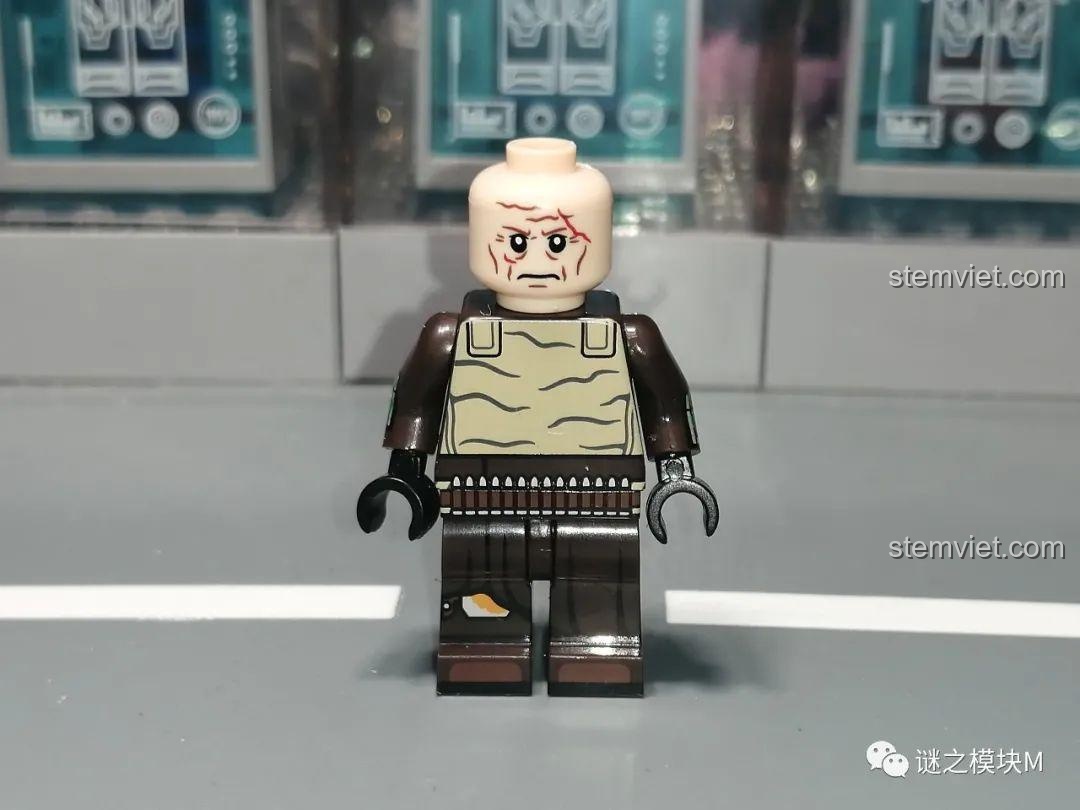 Đồ chơi mô hình Minifigures Star Wars The Mandalorian Koruit KT1052, Boba Fett với mũ bảo hiểm và súng.