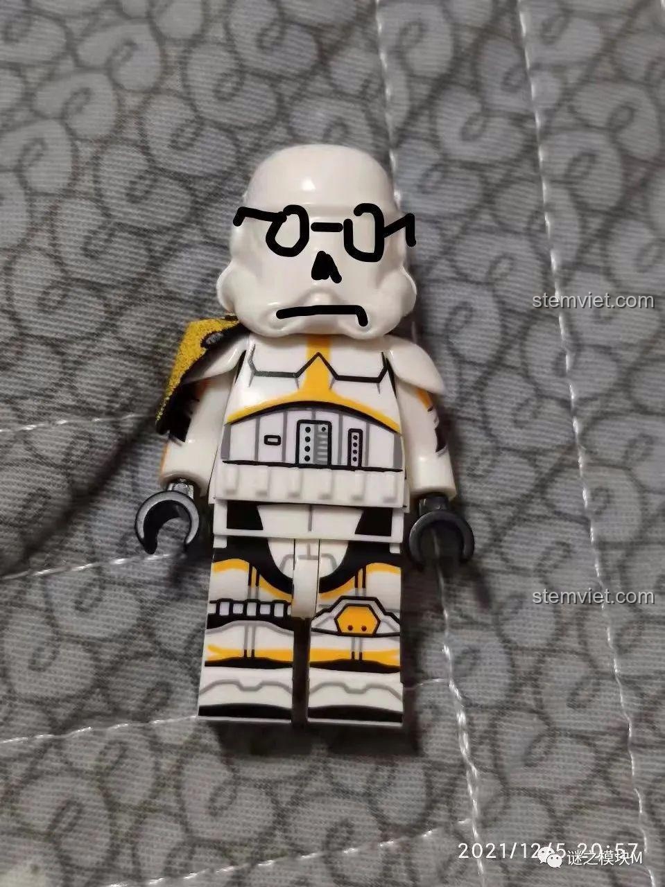 Đồ chơi mô hình Star Wars KT1052, ảnh review người dùng về minifigure được vẽ thêm, Koruit KT 1052.