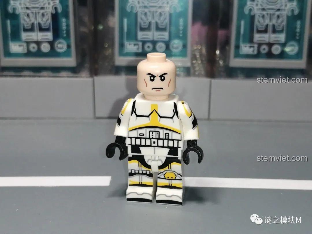 Minifigure Lính Bão Tố Pháo Binh màu trắng vàng, thuộc bộ lắp ghép Minifigures Star Wars, đồ chơi xếp hình XP-340.
