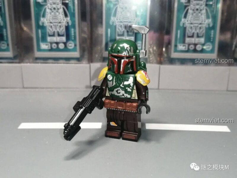 Minifigure Boba Fett với áo giáp xanh lá và mũ bảo hiểm đặc trưng, thuộc bộ đồ chơi Minifigures Star Wars Koruit XP340, đồ chơi mô hình đáng sưu tập.