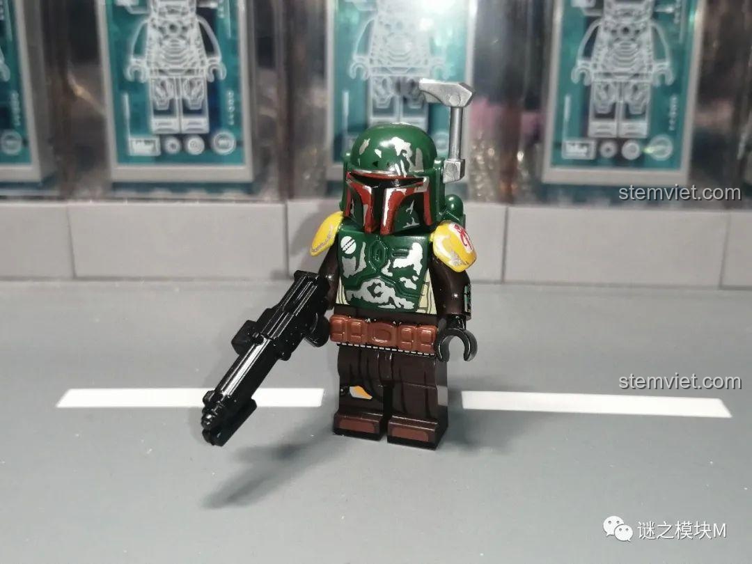 Minifigure Boba Fett với áo giáp xanh lá và mũ bảo hiểm đặc trưng, thuộc bộ đồ chơi Minifigures Star Wars Koruit XP340, đồ chơi mô hình đáng sưu tập.