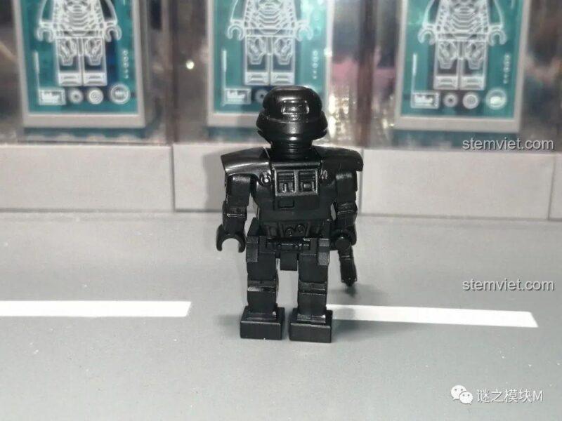 Minifigure Lính Bóng Tối màu đen với vũ khí, một phần của bộ đồ chơi Minifigures Star Wars Koruit XP 340, đồ chơi mô hình hành động.
