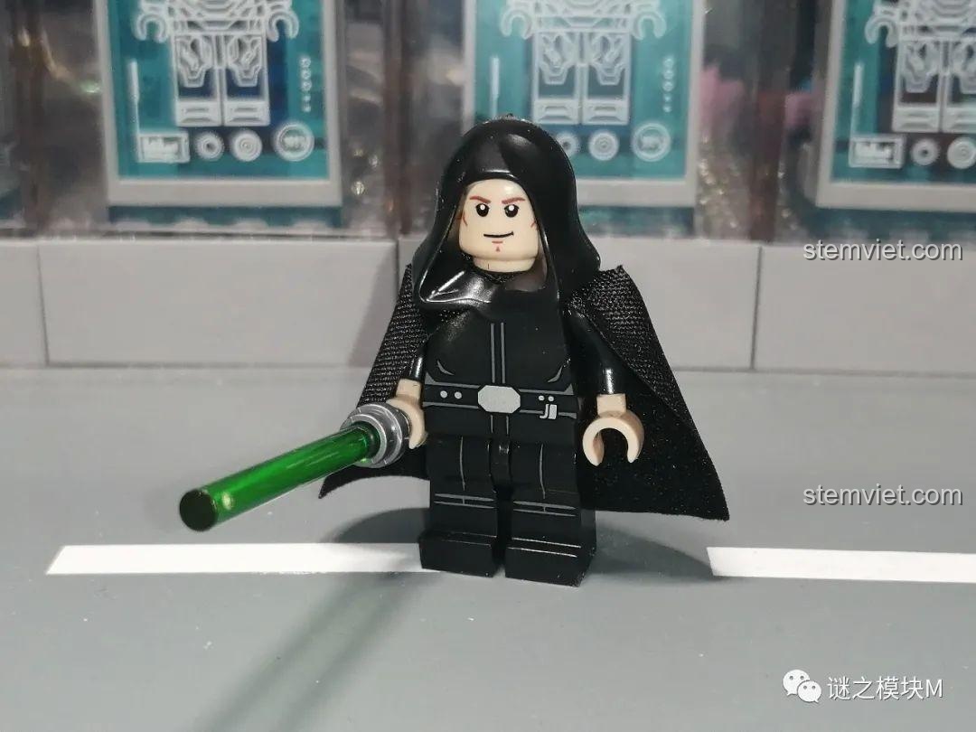 Minifigure Luke Skywalker với kiếm ánh sáng xanh lá, thuộc bộ đồ chơi Minifigures Star Wars Koruit KT1052, đồ chơi xếp hình cho bé 8 tuổi.