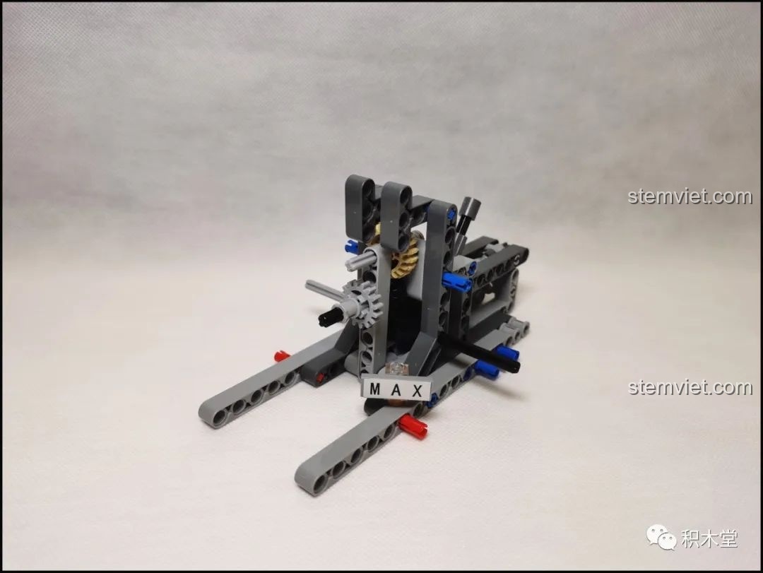 Lắp ráp hệ thống khung gầm và hộp số của đồ chơi Technic Mô hình Koenigsegg One:1 Mould King.