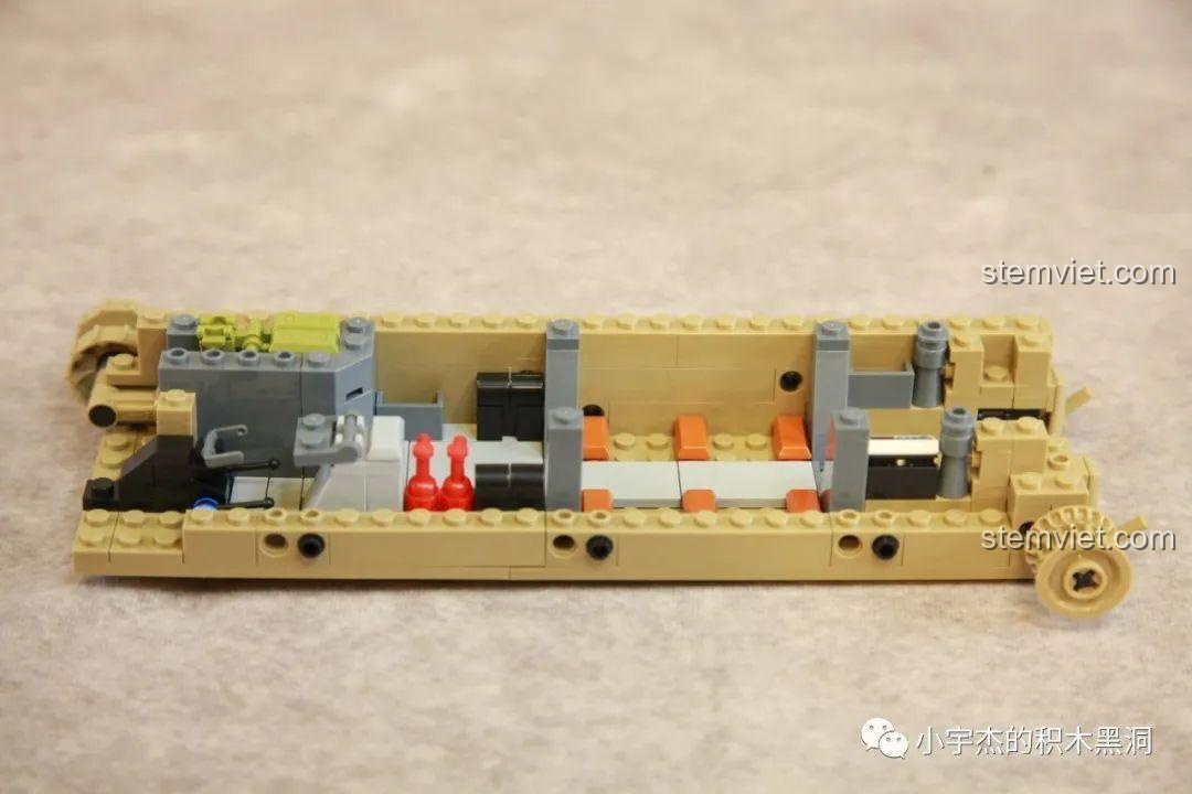 Quá trình lắp ráp phần khung gầm và nội thất ban đầu của mô hình Pháo Tự Hành Phòng Không Type 09.