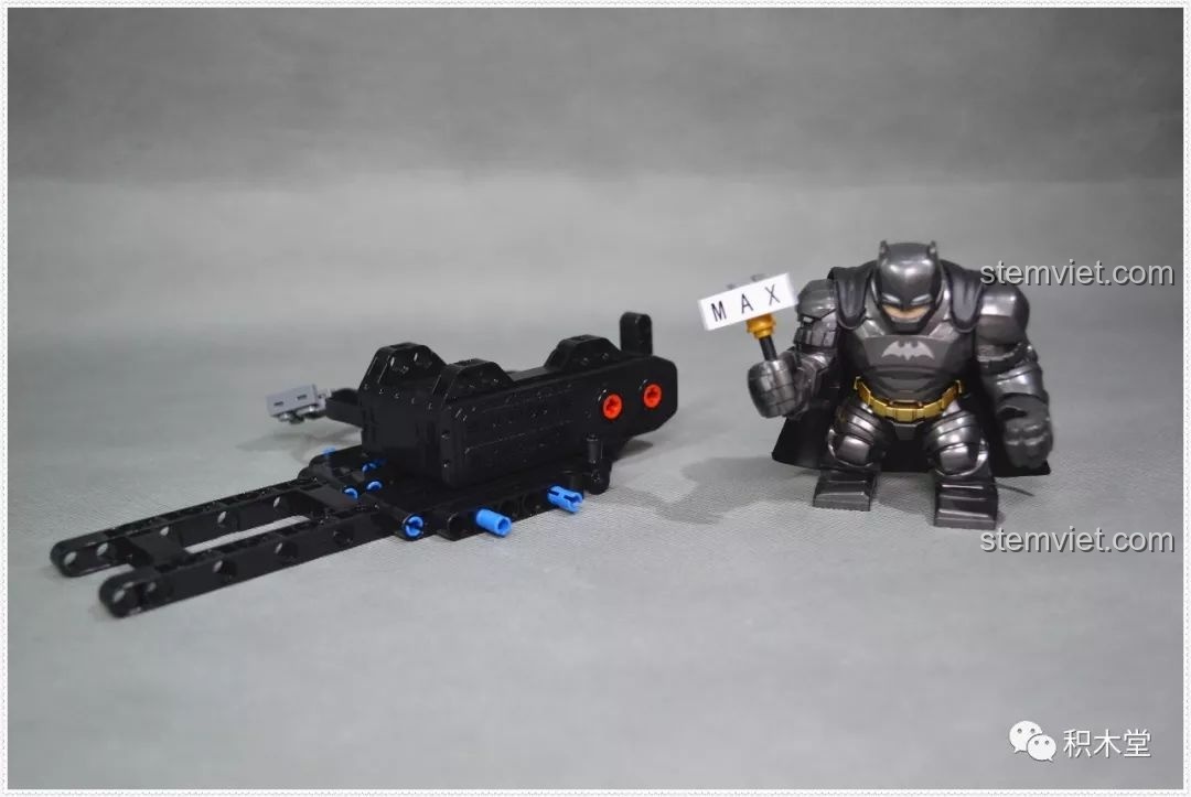 Lắp ráp khung gầm xe đua F1 Ferrari 701000 xịn giá rẻ, các chi tiết Technic được kết nối.