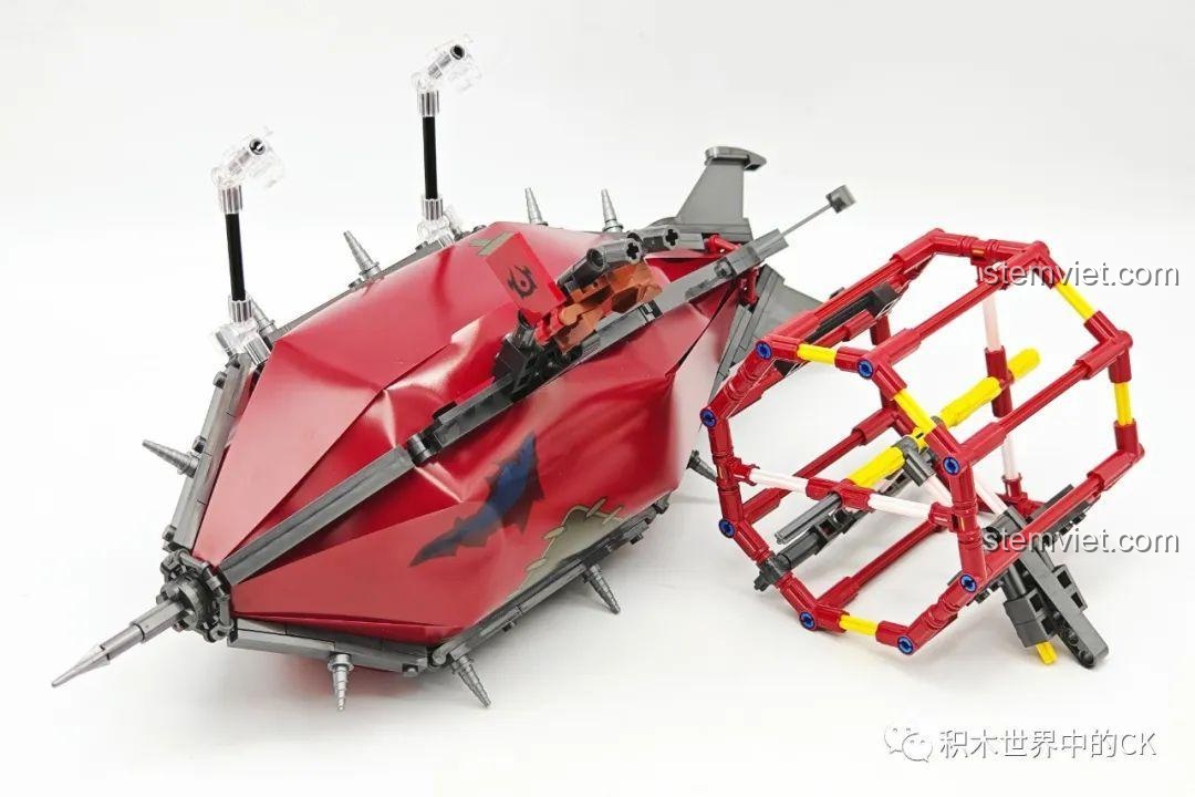 Chi tiết quá trình lắp khung technic cho khinh khí cầu của bộ JIESTAR 58036, một công đoạn đòi hỏi sự tỉ mỉ.