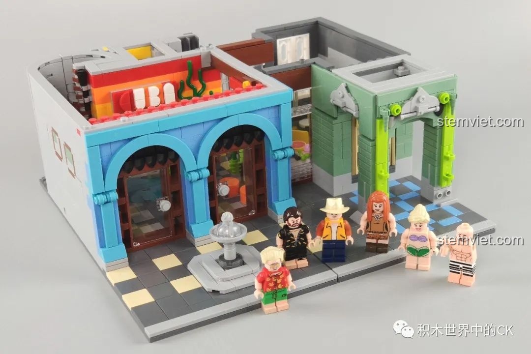 Quá trình lắp ráp tầng trệt của Tòa nhà phố cổ Cuba UG10182 cùng các minifigures. Trải nghiệm UrGe UG 10182.