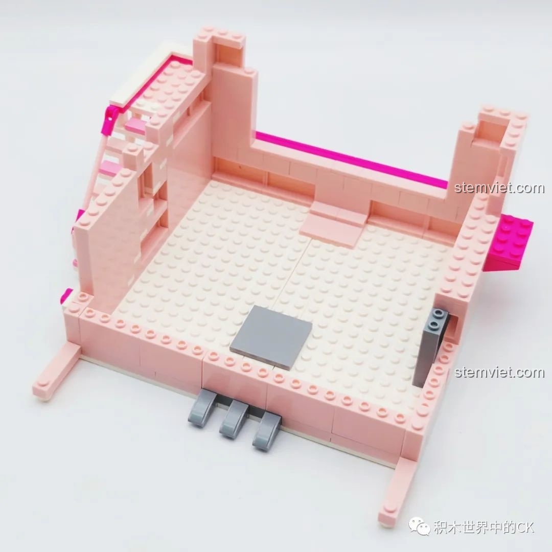 Lắp ráp phần thân và chân của mô hình đàn piano xoay Keeppley DZ 0155.