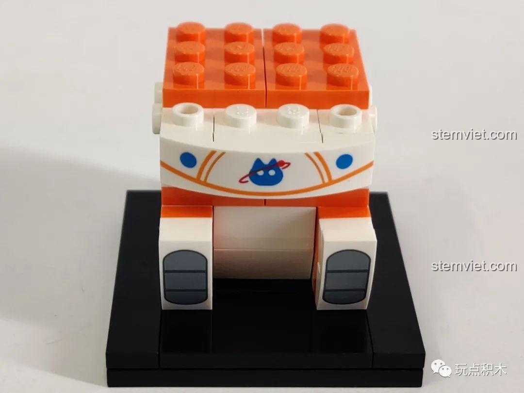 Quá trình lắp ráp phần thân của mô hình GUDI Ngự Hoàng Vạn Tuế 52052 Phi Hành Gia.