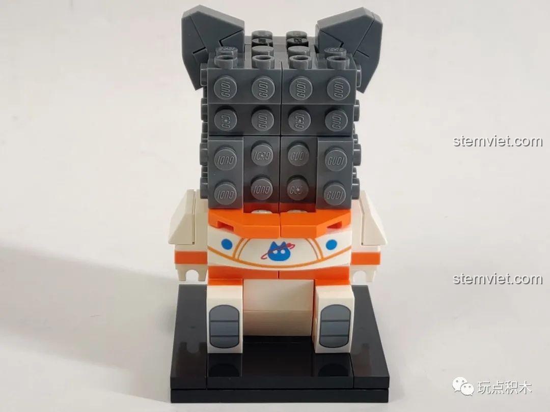 Tiến độ lắp ráp mô hình GUDI Ngự Hoàng Vạn Tuế 52052, phần thân và vai đã được lắp.