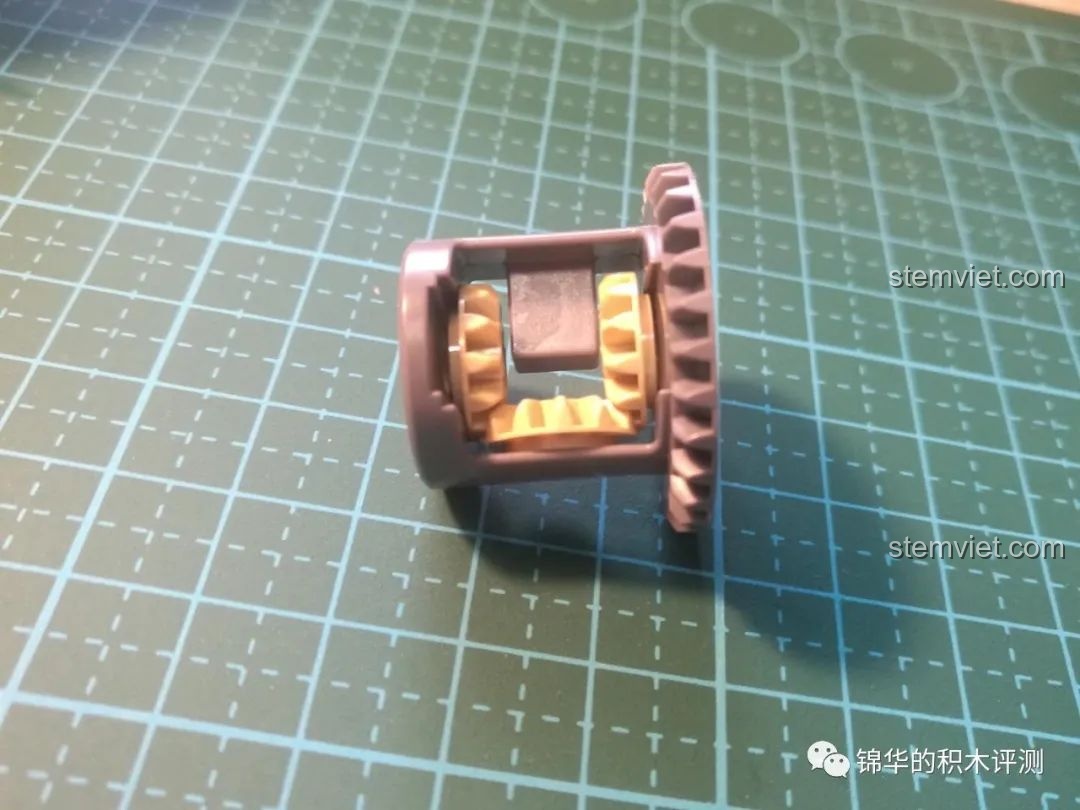 Lắp ráp bộ vi sai cho cầu xe của Quái thú bọc thép Marauder 13131 xịn giá rẻ.