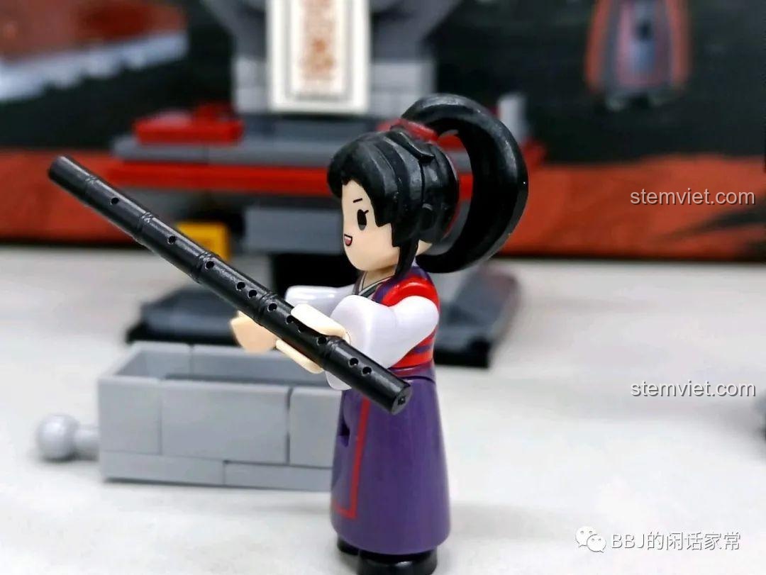 Cận cảnh minifigure Ngụy Vô Tiện và cây sáo Trần Tình từ bộ Leier LE-J915.