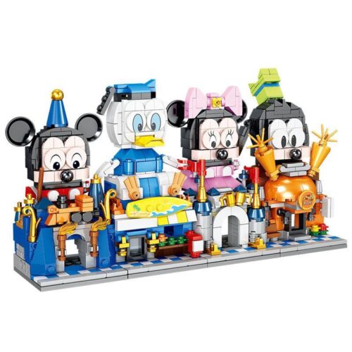 Toàn cảnh bộ lắp ráp Phố Nhỏ Disney Lewan 708 với 4 mô hình Lâu Đài Mickey, Công Viên Minnie, Tiệm Vịt Donald và Tiệm Pizza Goofy, đồ chơi sáng tạo cho bé gái 6 tuổi.