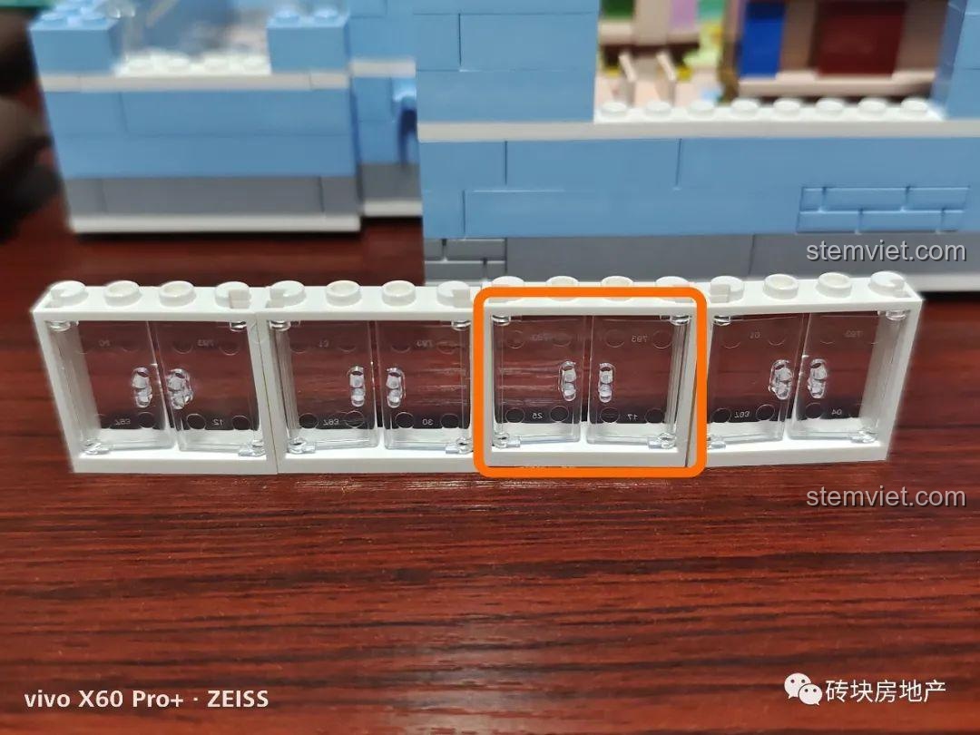 Vấn đề khó phân biệt màu sắc trong sách hướng dẫn của bộ Mould King 16004.