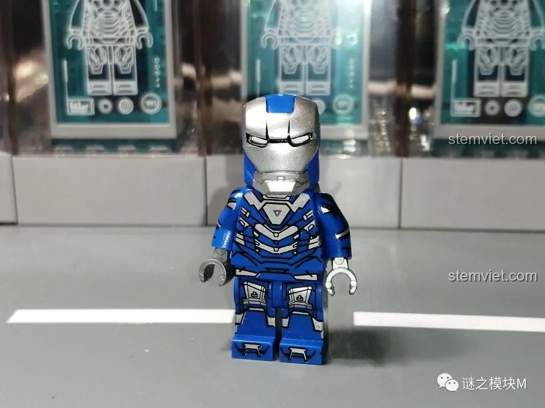Minifigure Iron Man MK30 màu xanh bạc từ bộ lắp ghép LW Building Blocks 2038 Xe Tải Iron Man Di Động