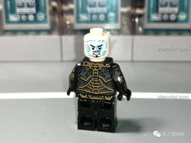 Mặt sau minifigure Iron Man MK41, chi tiết in lưng của bộ đồ chơi mô hình LW Building Blocks 2038 Xe Tải Iron Man Di Động