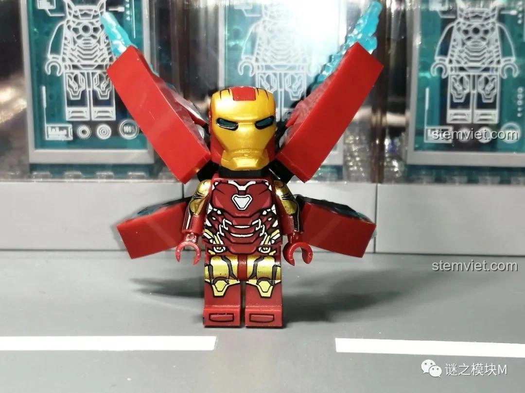 Minifigure Iron Man MK85 từ bộ lắp ráp LW Building Blocks 2038 Xe Tải Iron Man Di Động, có thêm phụ kiện cánh.
