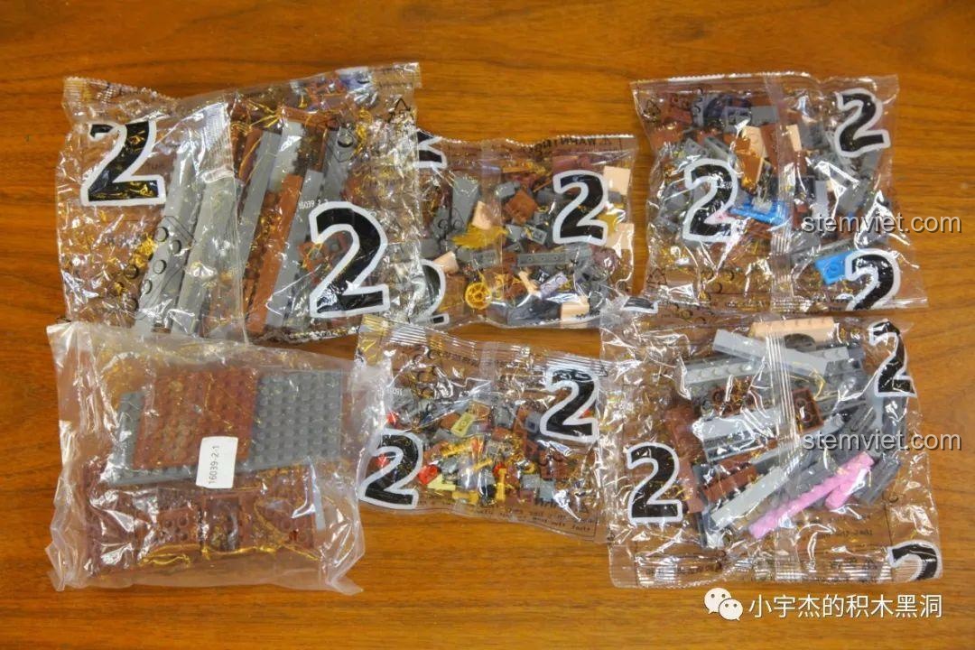 Các túi mảnh ghép được đánh số 2 của bộ khối lắp ghép Tòa nhà trong Hẻm Xéo cho con trai 14+.