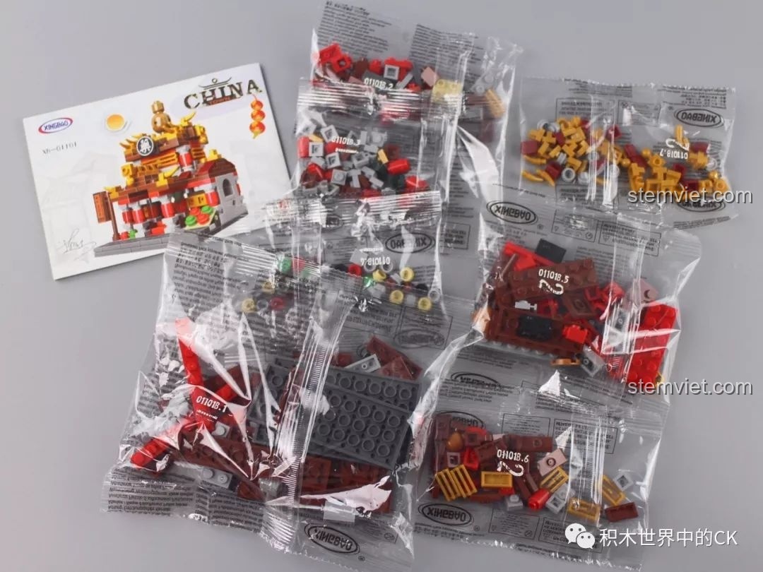 Các túi mảnh ghép và sách hướng dẫn cho mô hình Hiệu Thuốc Bắc từ bộ lắp ráp Xingbao XB-01101.
