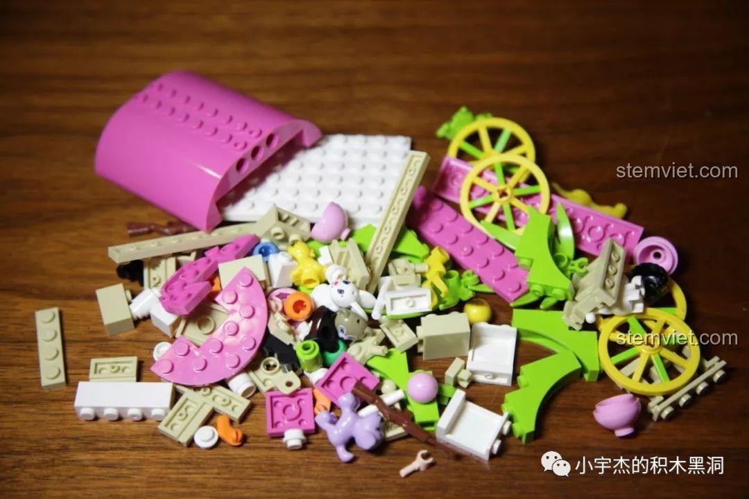 Các mảnh ghép của quầy game Sembo 601114 với tông màu hồng, xanh lá mạ, vàng rất nữ tính và đáng yêu.