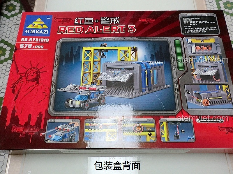 Mặt sau hộp bộ xếp hình KY81010 xịn giá rẻ, mô tả các tính năng tương tác như cần cẩu, cửa cuốn và băng chuyền.
