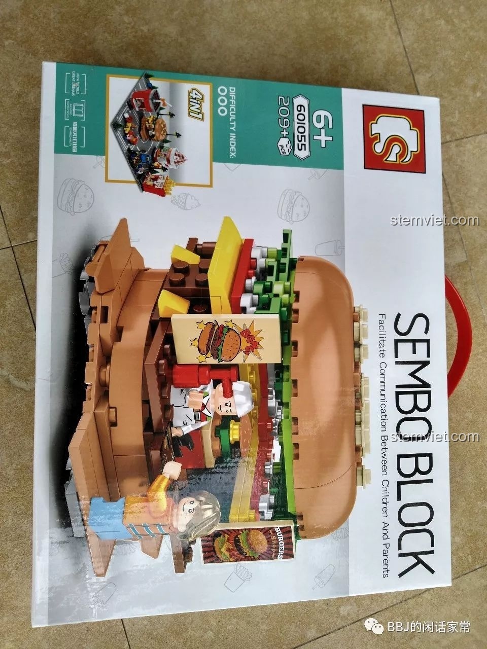 Mặt sau hộp đồ chơi xây dựng Tiệm Bánh Hamburger 601055, cho thấy hình ảnh sản phẩm hoàn thiện và hai minifigure.