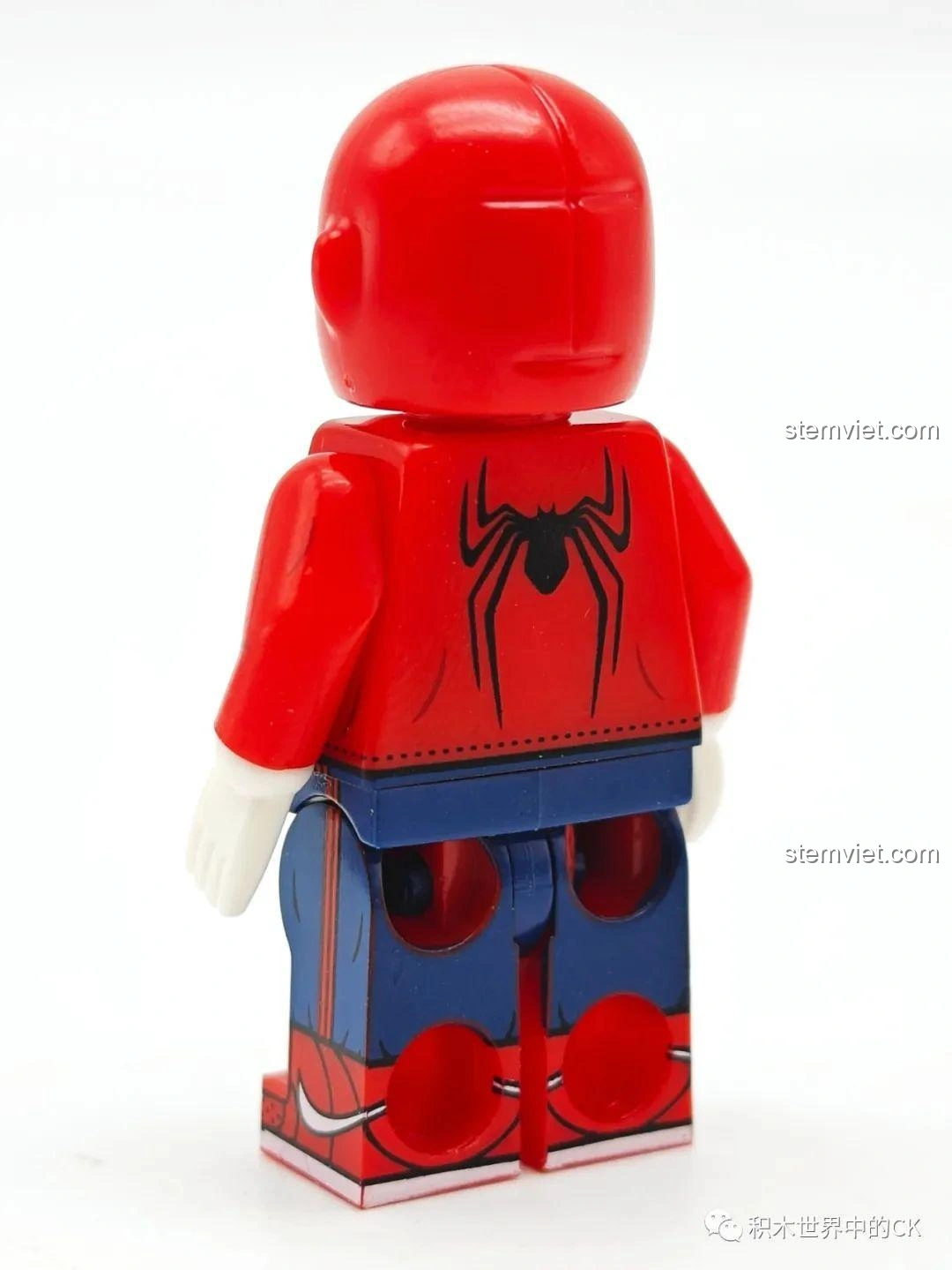 Mặt sau minifigure Ring Spider-Man KORUIT KT1069, thể hiện logo nhện đen.