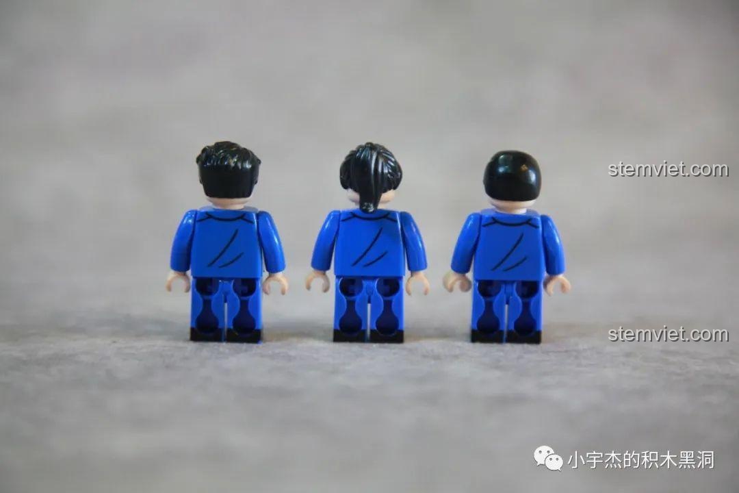 Mặt sau của các nhân vật phi hành đoàn trong bộ PanlosBrick 688009 Tàu lặn Giao Long.