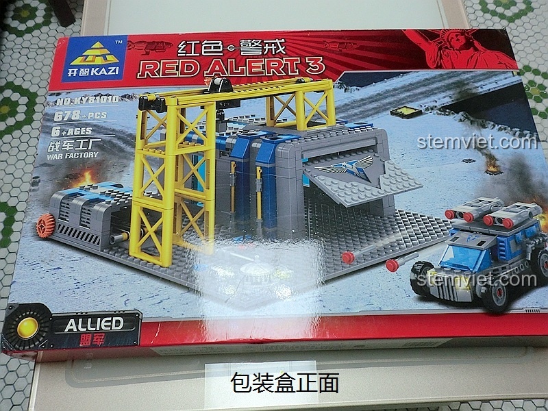 Mặt trước hộp đồ chơi xây dựng Căn cứ quân sự Red Alert 3 KAZI, hình ảnh sản phẩm hoàn thiện rất hấp dẫn.