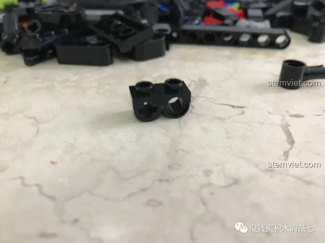 Đặc tả động cơ của đồ chơi xây dựng Mô hình siêu xe Lamborghini Sián Meiji Blocks 8600, thể hiện sự tinh xảo, phù hợp bé trai 6 tuổi, giá tốt